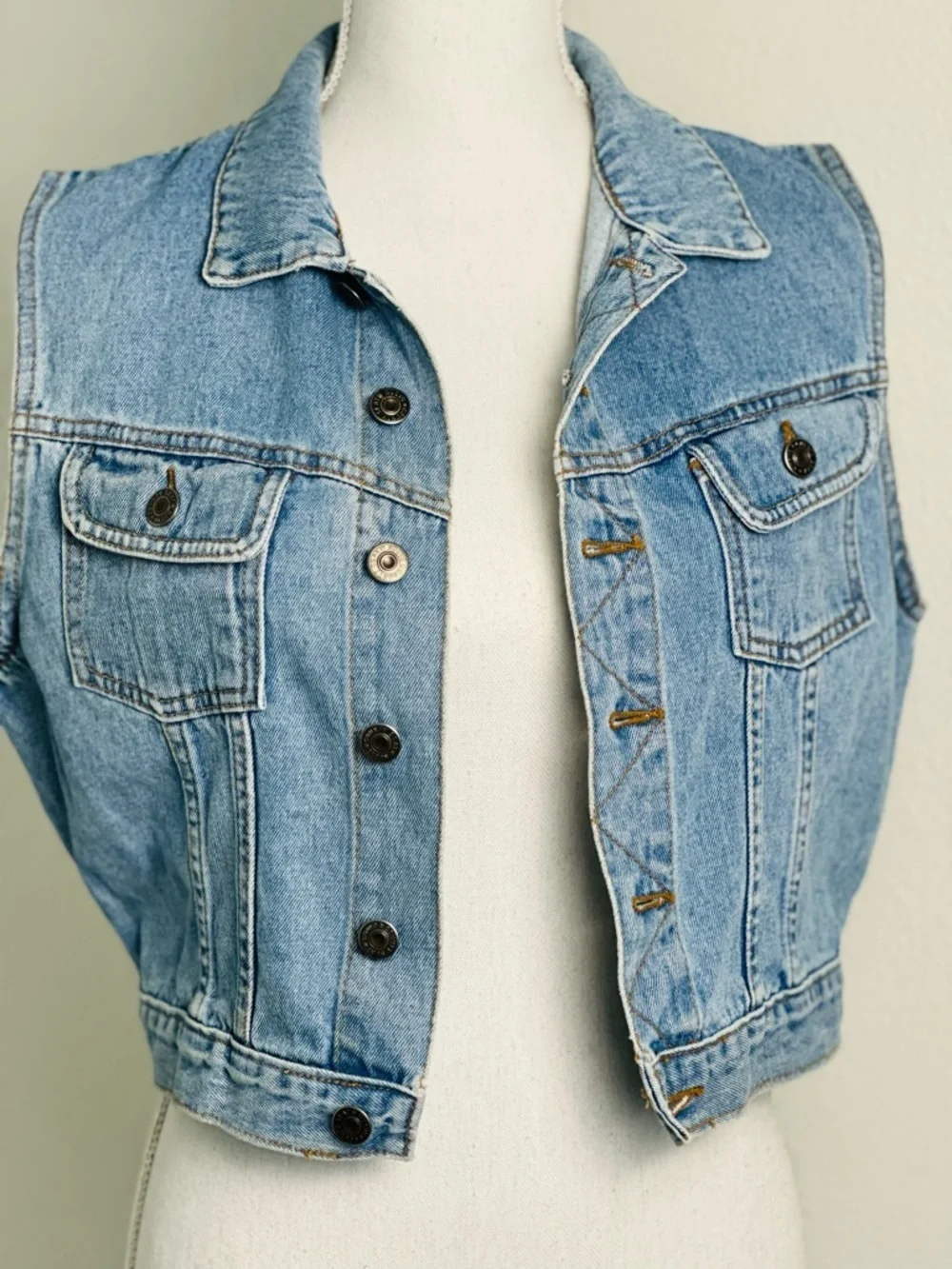 Vintage County Seat Jeanswear Light Wash Cropped Denim Vest Size Medium